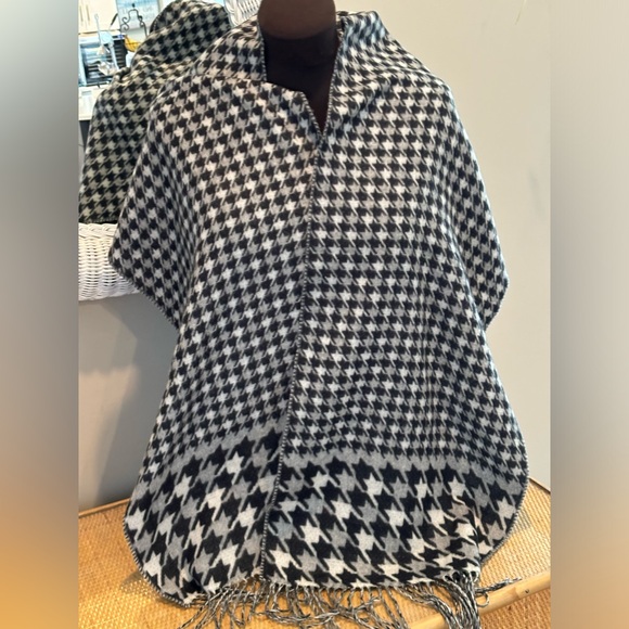 V.Fraas cashmink scarf in houndstooth pattern made in Germany new without tags! - Picture 5 of 5